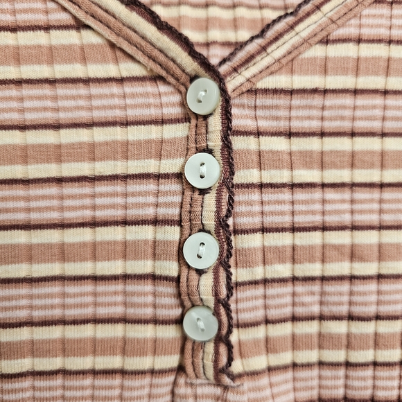 American Eagle Outfitters Pink Ribbed Crop T-Shirt - Picture 4 of 9